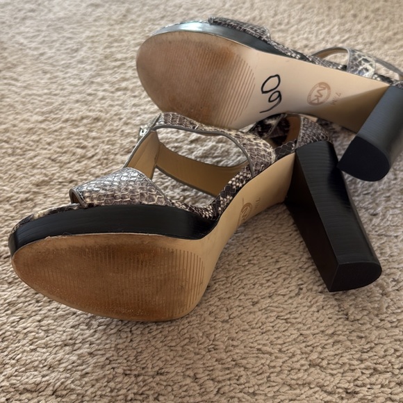 Michael Kors Berkley Heels - Picture 4 of 4